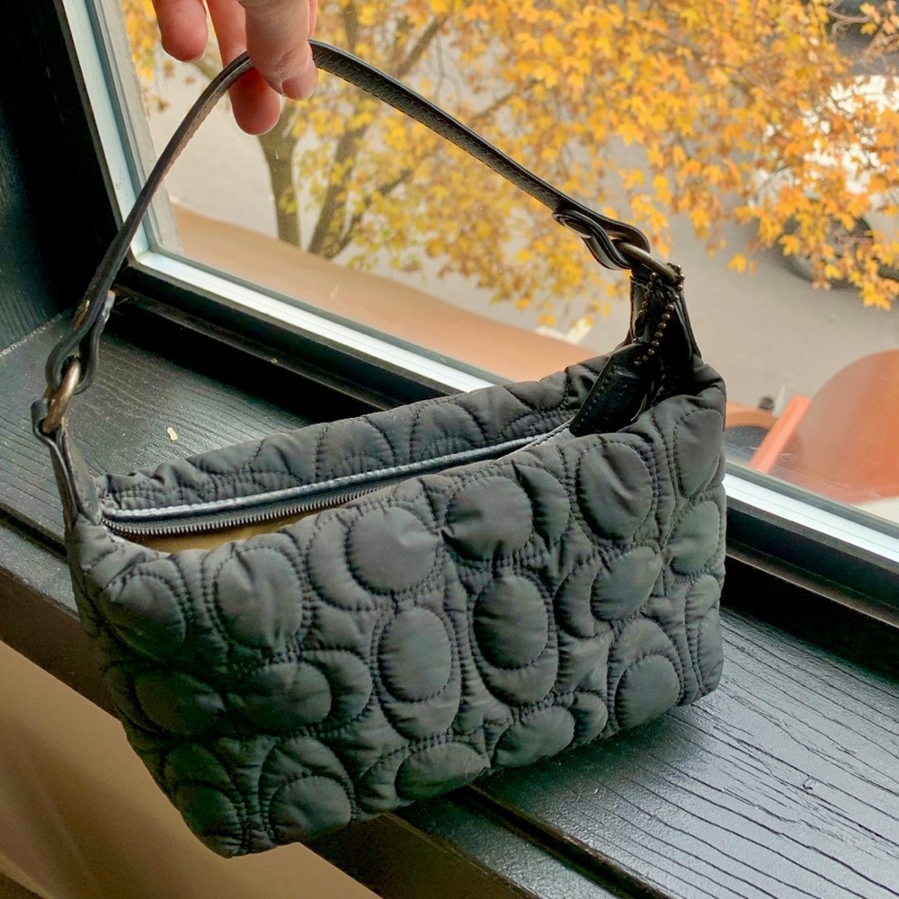 Coach signature hamptons weekend handbag. Black puffer bag. Quilted purse